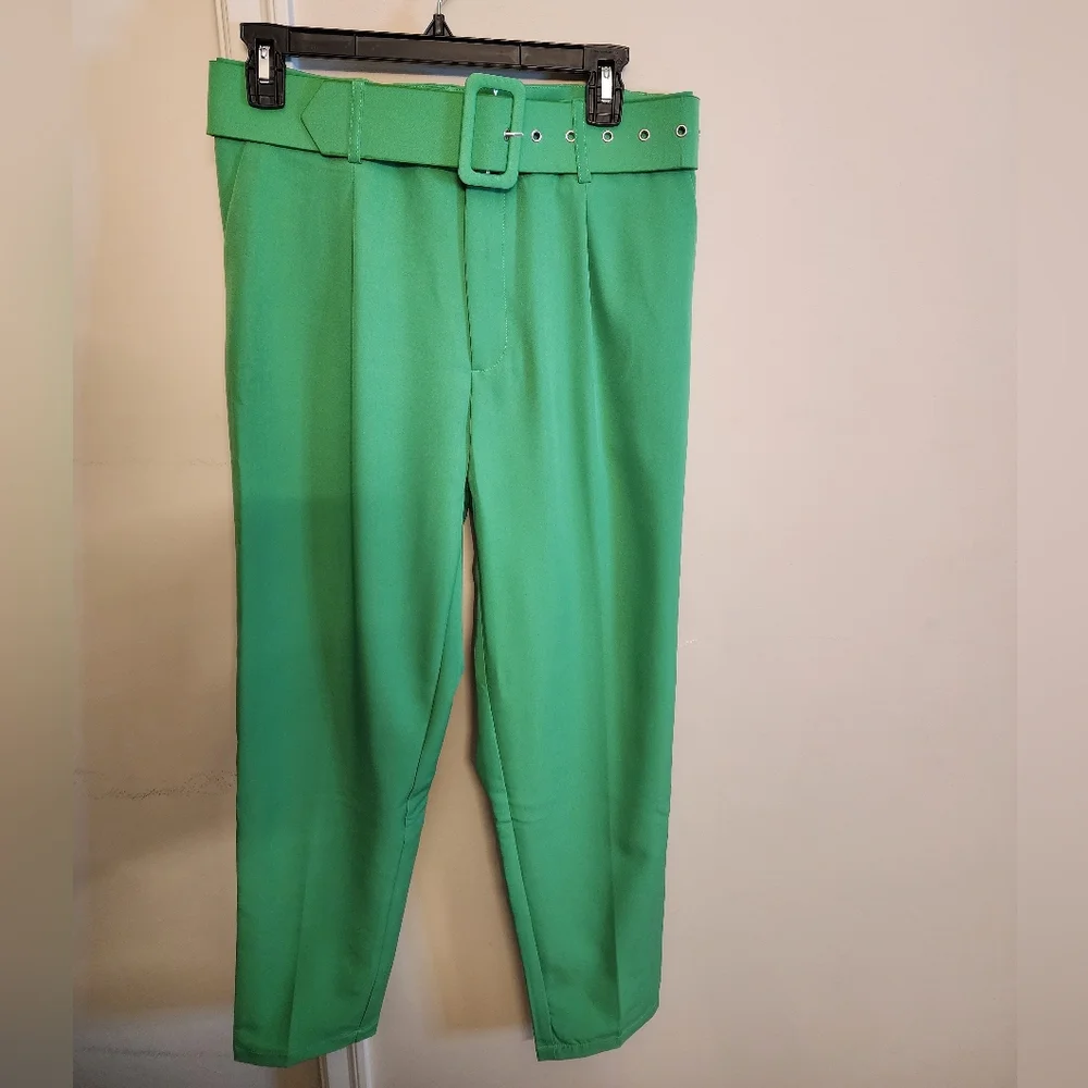 Boutique green belted high waisted pants